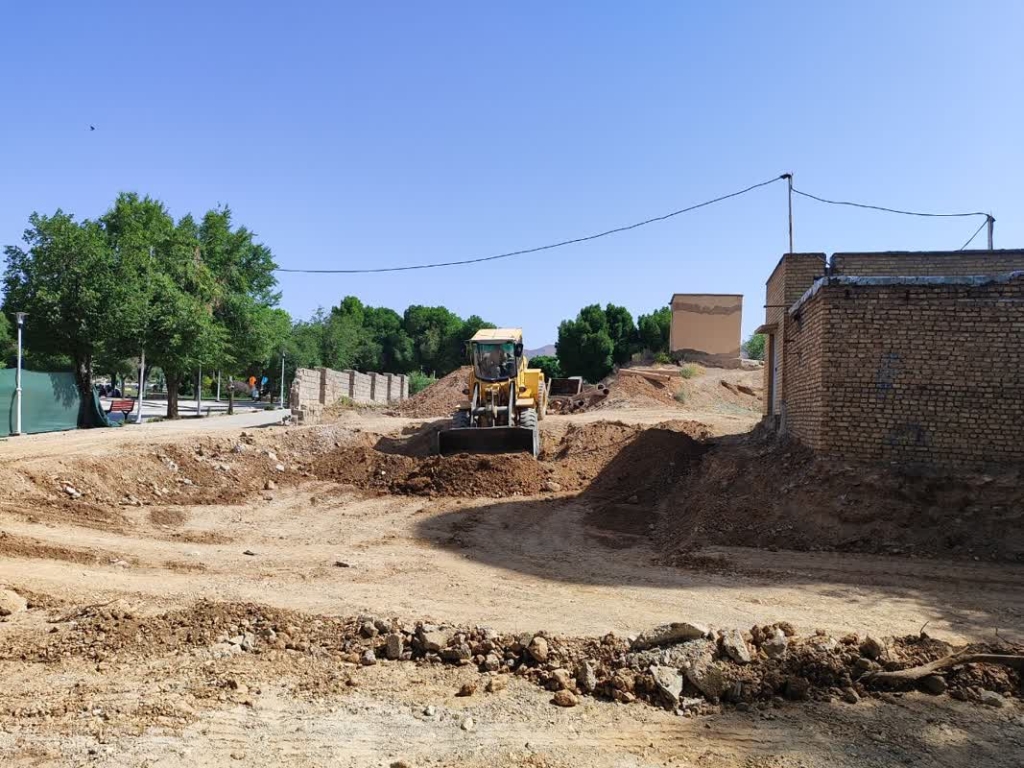 خاکبرداری پروژه مرکز رفاهی پارک آزادگان