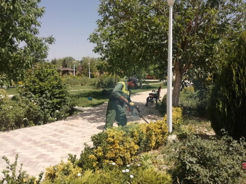 باغ بانوان در خدمت شهروندان تیرانی