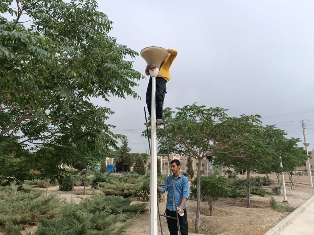 روشنایی بوستان ها جان تازه گرفت